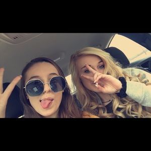 Meet your Posher, Josie